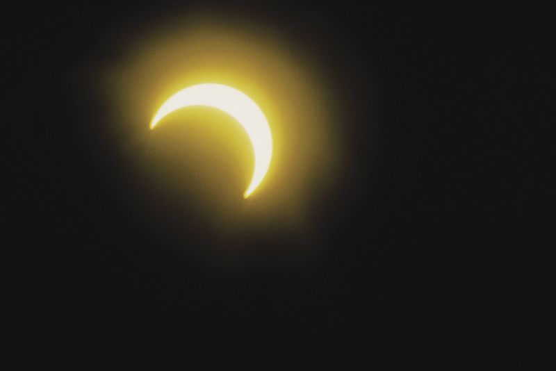 Un eclipse parcial de Sol para recibir al 2011