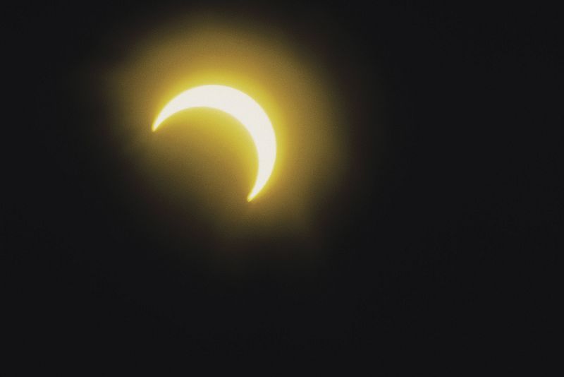 Un eclipse parcial de Sol para recibir al 2011