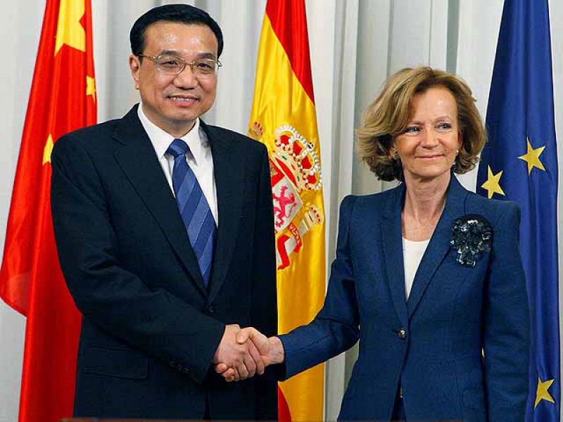 Elena Salgado se reúne con el viceprimer ministro de China, Li Kegiang, de visita en España