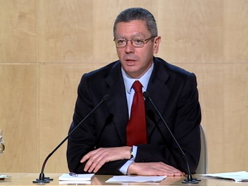 Cascos: "Lo que beneficia al PSOE es que el PP de Asturias tenga el récord de derrotas consecutivas"