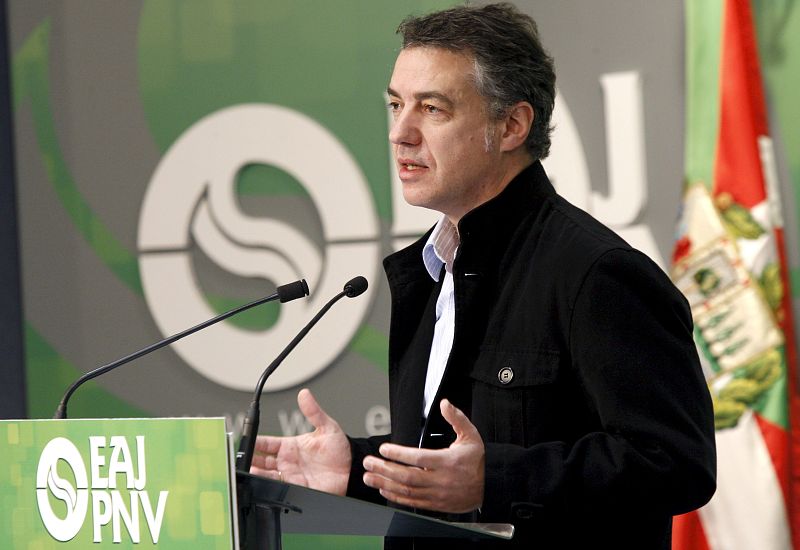 Urkullu cree que el fin de ETA se resiste porque "cerrar un ciclo de décadas es muy difícil"