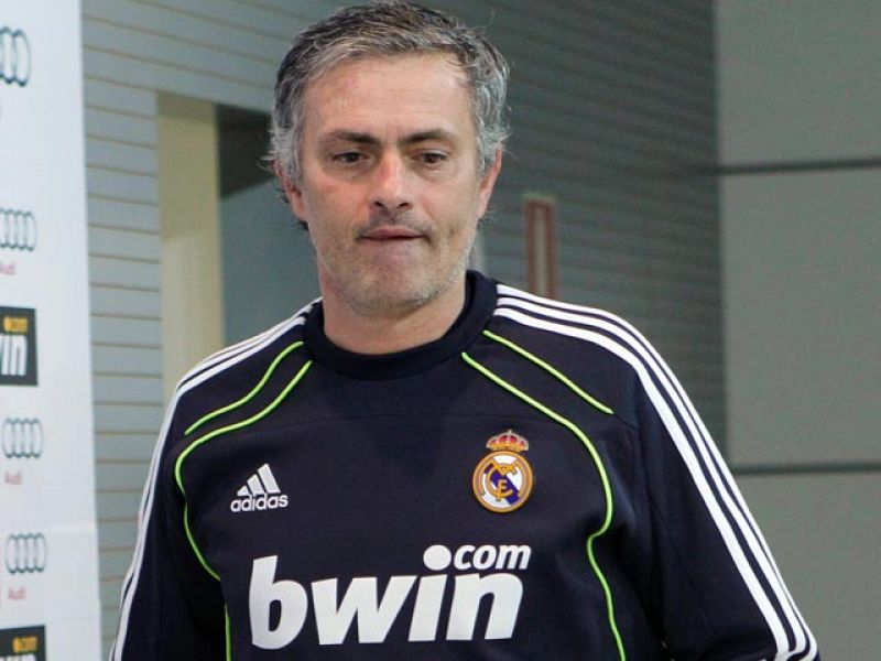 Mourinho se resigna a no fichar