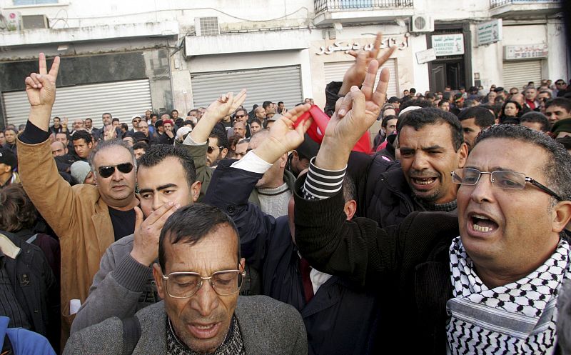 Al menos 14 muertos en Túnez en los disturbios provocados por el descontento social