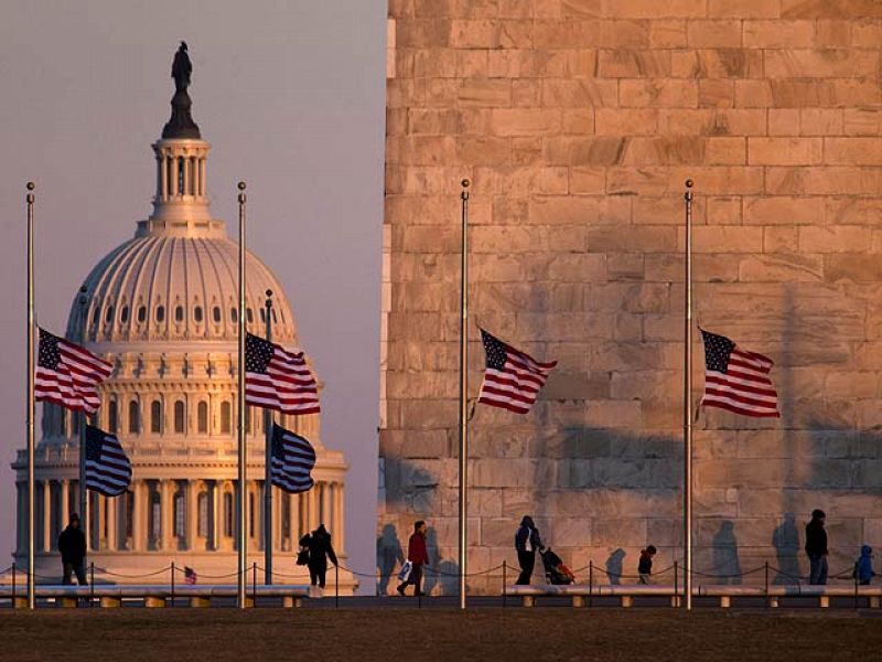 El FBI pide a los funcionarios que estén alerta y los congresistas revisan su seguridad