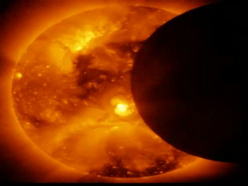 El eclipse solar a vista de satélite