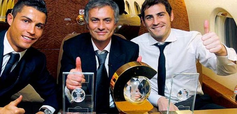 Mourinho: "Cristiano tiene que tener cuatro o cinco Balones de Oro y Casillas también tiene que lograr el suyo"