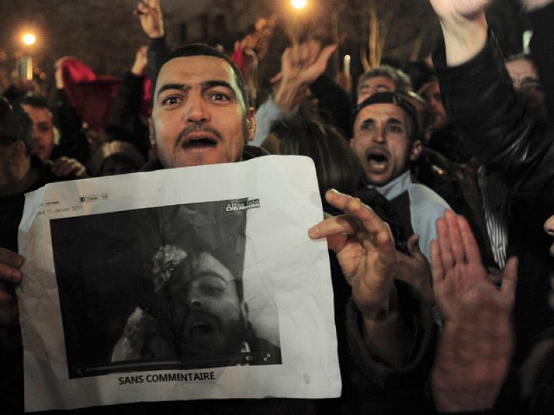 Los disturbios llegan a la capital de Túnez mientras Exteriores desaconseja viajar al país