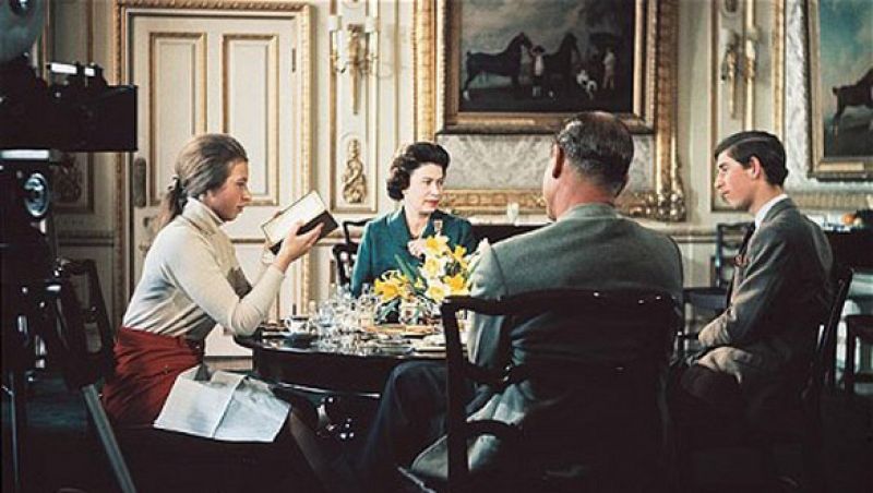 El documental que avergüenza a Isabel II verá la luz cuatro décadas después de su emisión