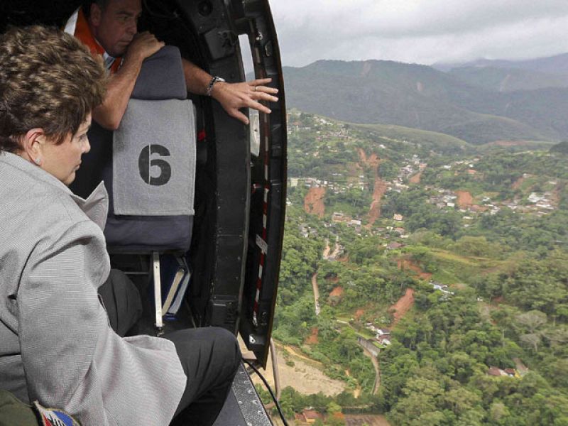 Las lluvias se cobran ya la vida de más de 500 personas en la región serrana de Río de Janeiro