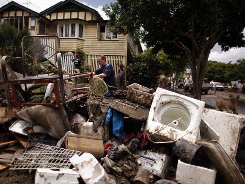 Australia comienza la limpieza tras las inundaciones mientras se esperan más lluvias