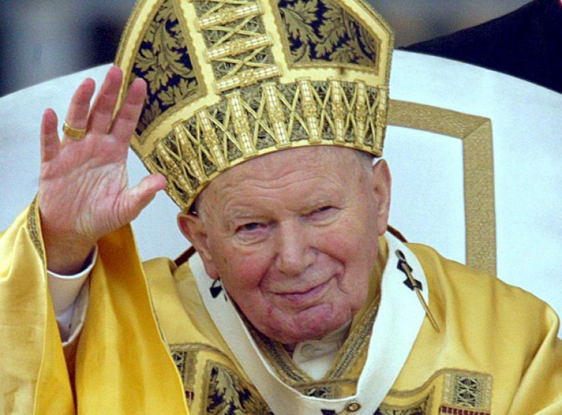 Juan Pablo II será beatificado el 1 de mayo tras reconocerle el Papa un milagro