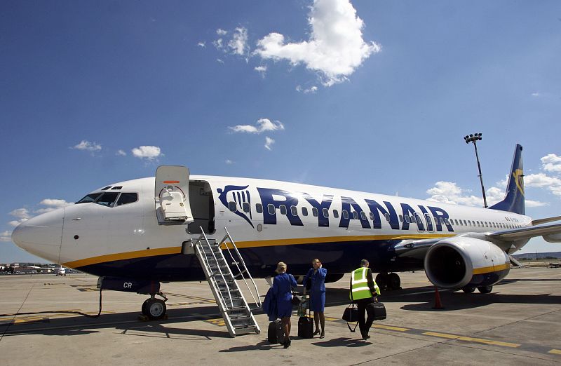 Ryanair advierte: si le prohiben imprimir las tarjetas de embarque, no dejará subir a los viajeros