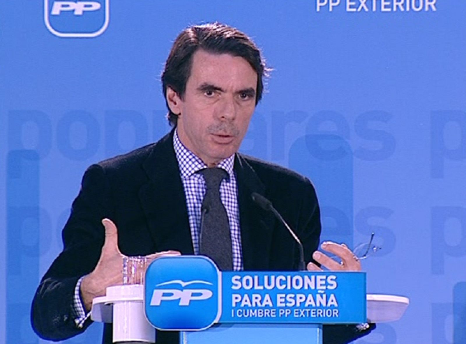 José María Aznar ha criticado con dureza la política económica del Gobierno