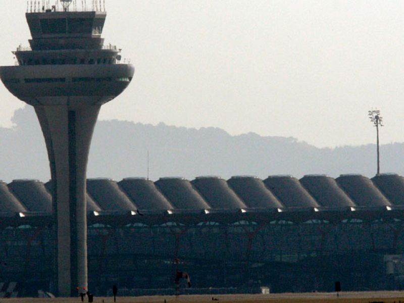 Los cientos de miles de afectados por la huelga de controladores aún "no han sido indemnizados"