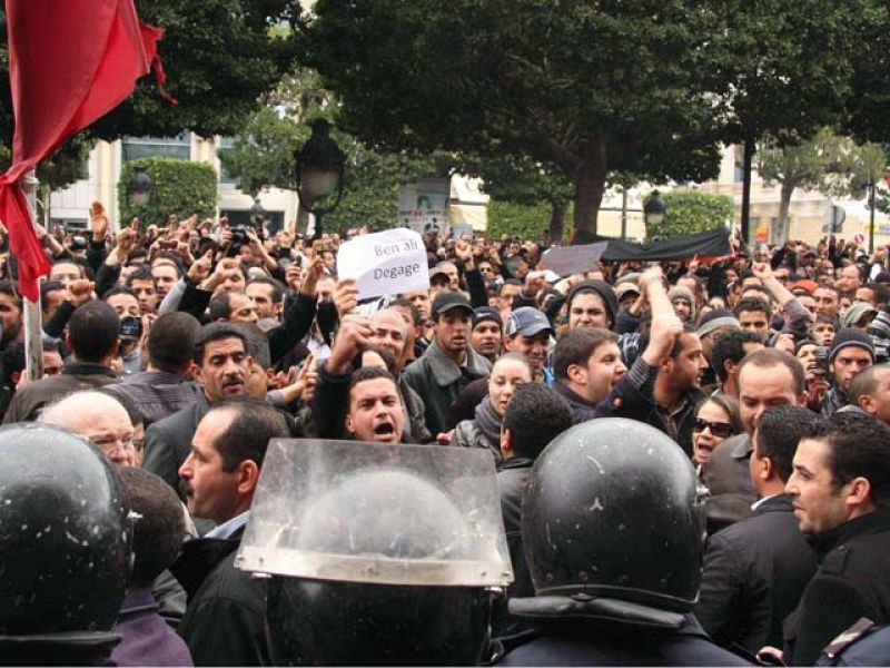 Una española en Túnez: "Teníamos que volar mañana y ahora no sabemos qué va a pasar"
