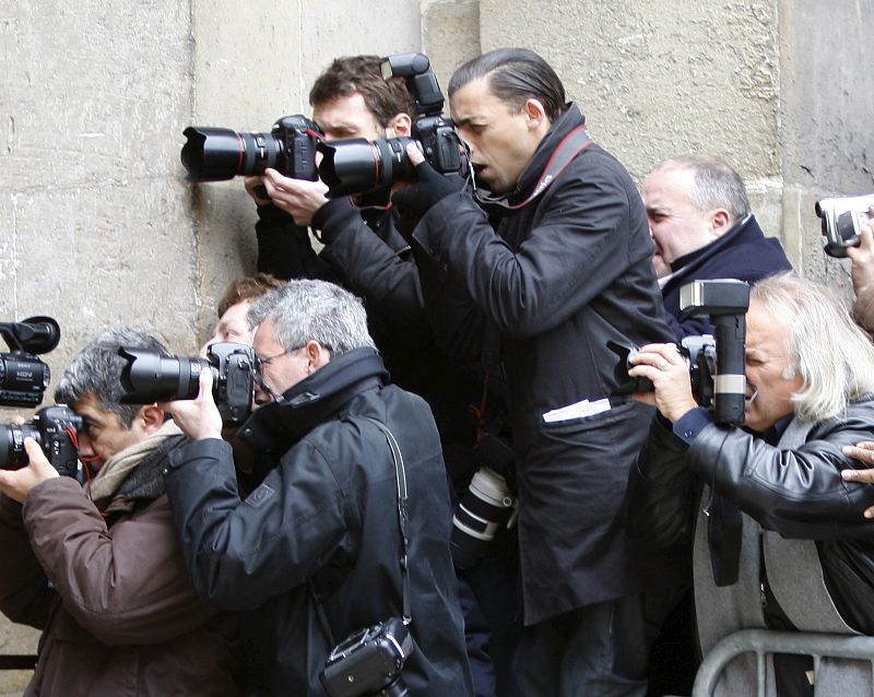 El consulado de Francia en Túnez desmiente la muerte del fotógrafo francés de la agencia EFE