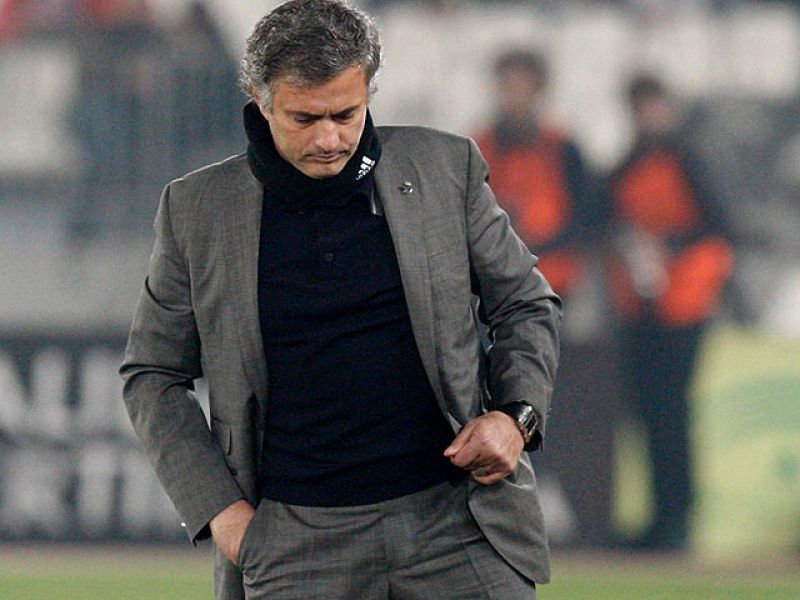 Mourinho, molesto con Pérez Lasa, lamenta haber perdido dos puntos