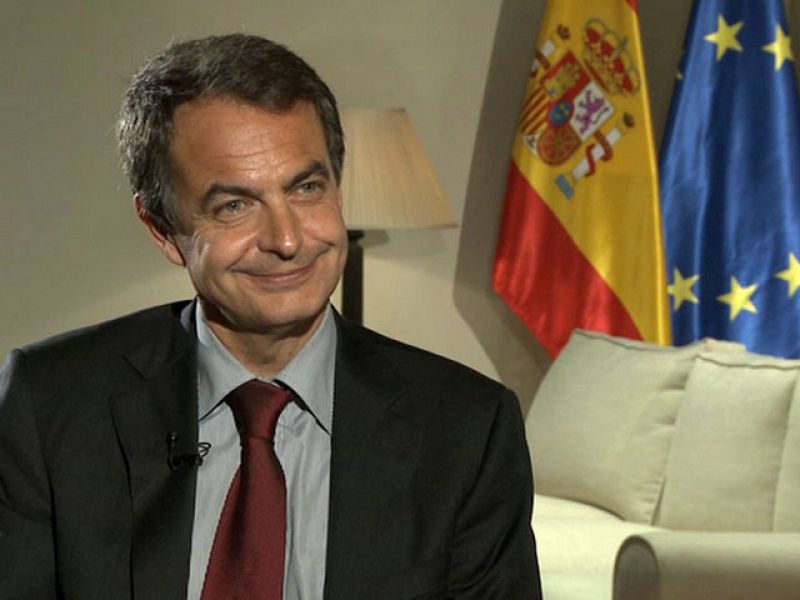 Zapatero avisa a las CC. AA. de que el Gobierno intervendrá si gastan más de lo que deben