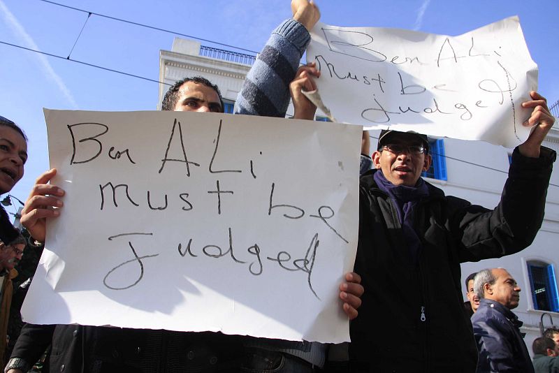 Túnez se da seis meses para reconstruir su democracia con la incógnita islamista