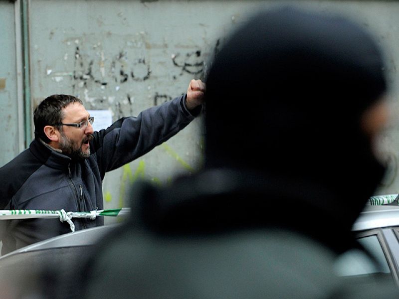 Diez detenidos en dos operaciones contra el entorno de ETA en Navarra y Álava
