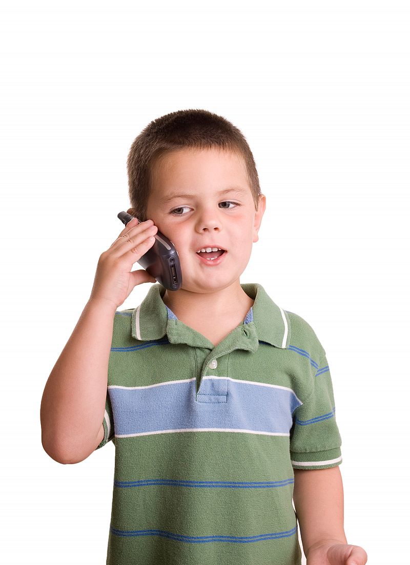 ¡Mamá, necesito un móvil! ¿A qué edad deben tener un teléfono los niños?
