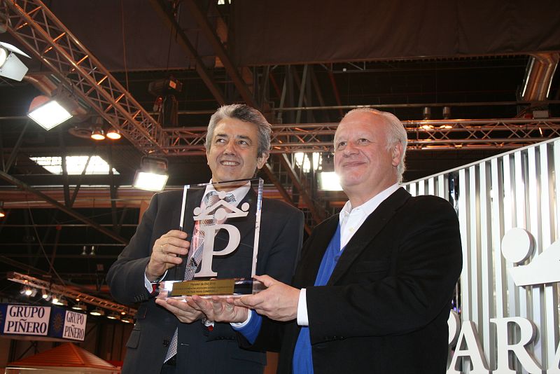 'Un país para comérselo' recoge el premio Parador de Oro