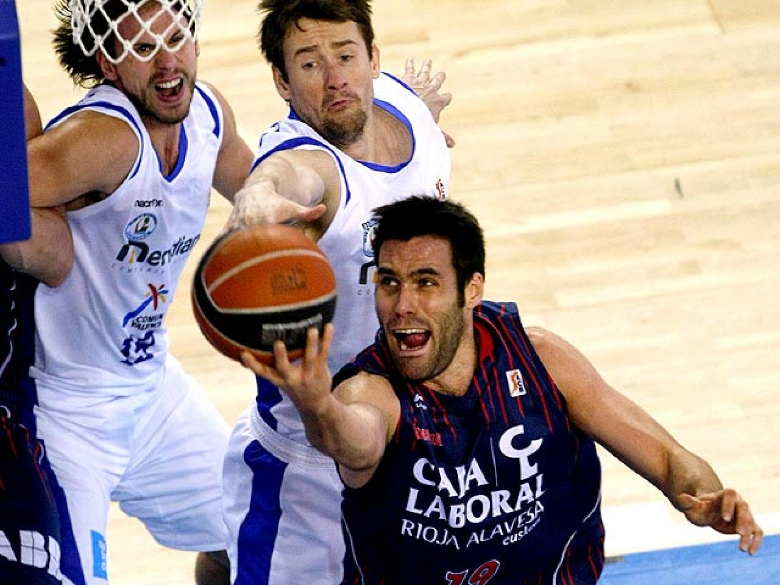 Meridiano A. 88 - 69 Caja Laboral - Baloncesto en RTVE | Ver