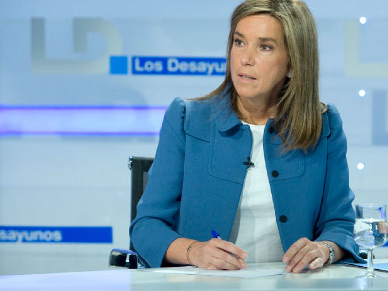Ana Mato cree que "Zapatero no quiere irse ni muerto" pero su partido no quiere que se quede