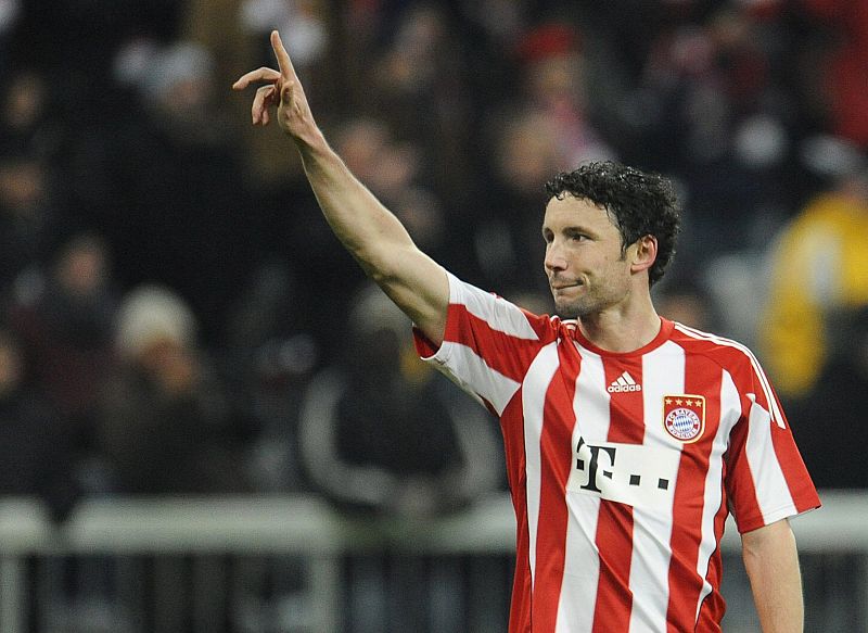 Van Bommel se marcha al Milan