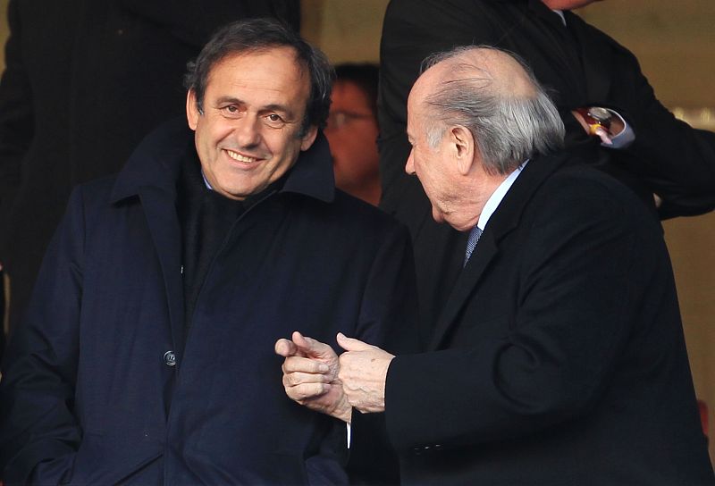 Michel Platini defiende que el Mundial de Qatar 2022 se juege en inverno