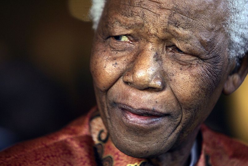 Mandela, dado de alta en el hospital, seguirá su recuperación en casa