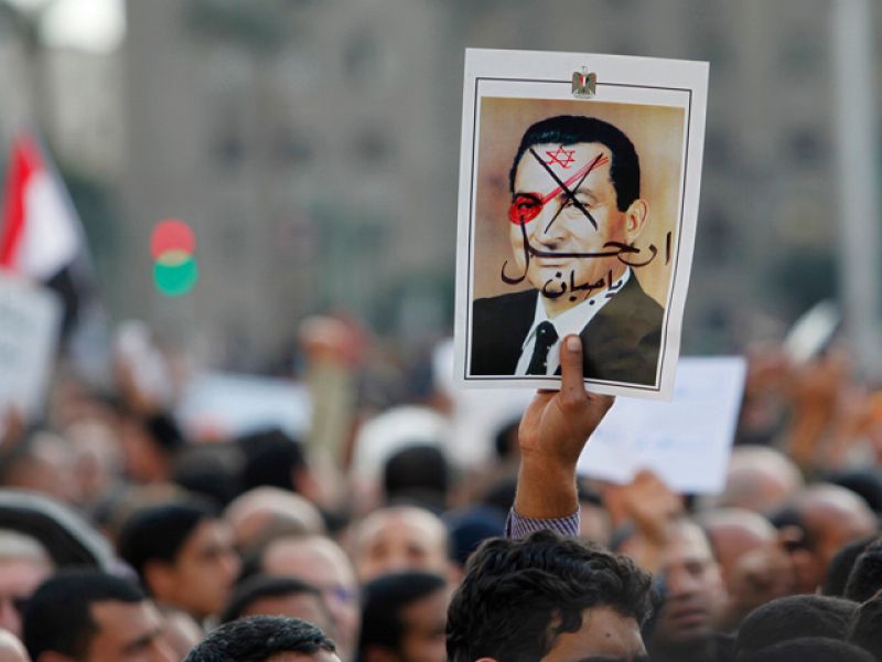 El descontento con las decisiones políticas de Mubarak alienta las protestas