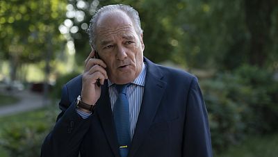 '4 estrellas' | ¿Por qué envía Alfredo dinero a una cuenta en Suiza?