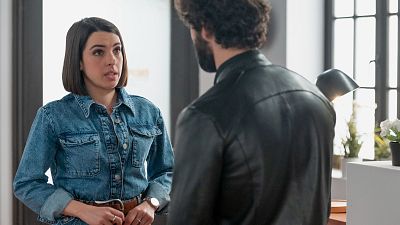 '4 estrellas' | Fin al amor prohibido: Álex vuelve a África como misionero tras el rechazo de Bea