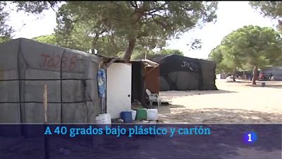 40 grados entre plásticos y sin agua, la ola de calor en los asentamientos de Huelva