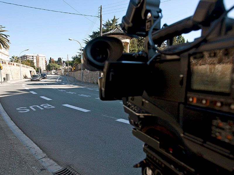 Mueren tres jóvenes al chocar su vehículo contra un autobús en Barcelona