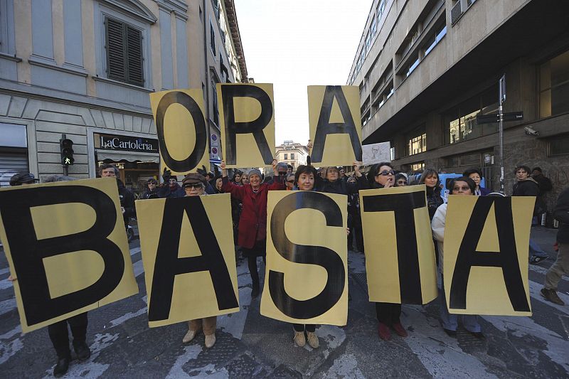Miles de personas piden la dimisión de Berlusconi en distintas ciudades de Italia