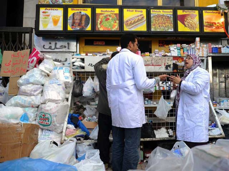 El régimen tienta con la normalidad a la revolución egipcia