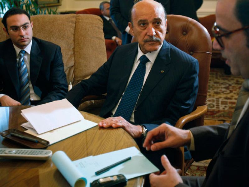 Suleimán y la oposición ponen fin a 30 años de estado de emergencia en Egipto