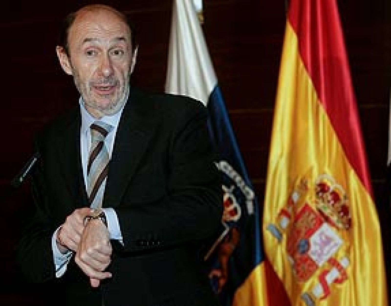 Rubalcaba: "Es la primera vez en muchos años que la ilegalizada Batasuna rechaza la violencia de ETA" | Ver