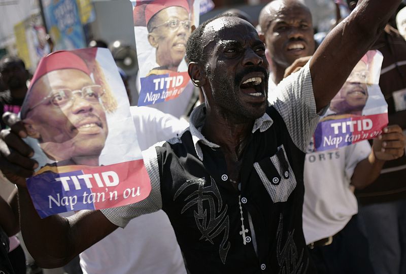 El Gobierno haitiano concede el pasaporte al expresidente exiliado Jean-Bertrand Aristide