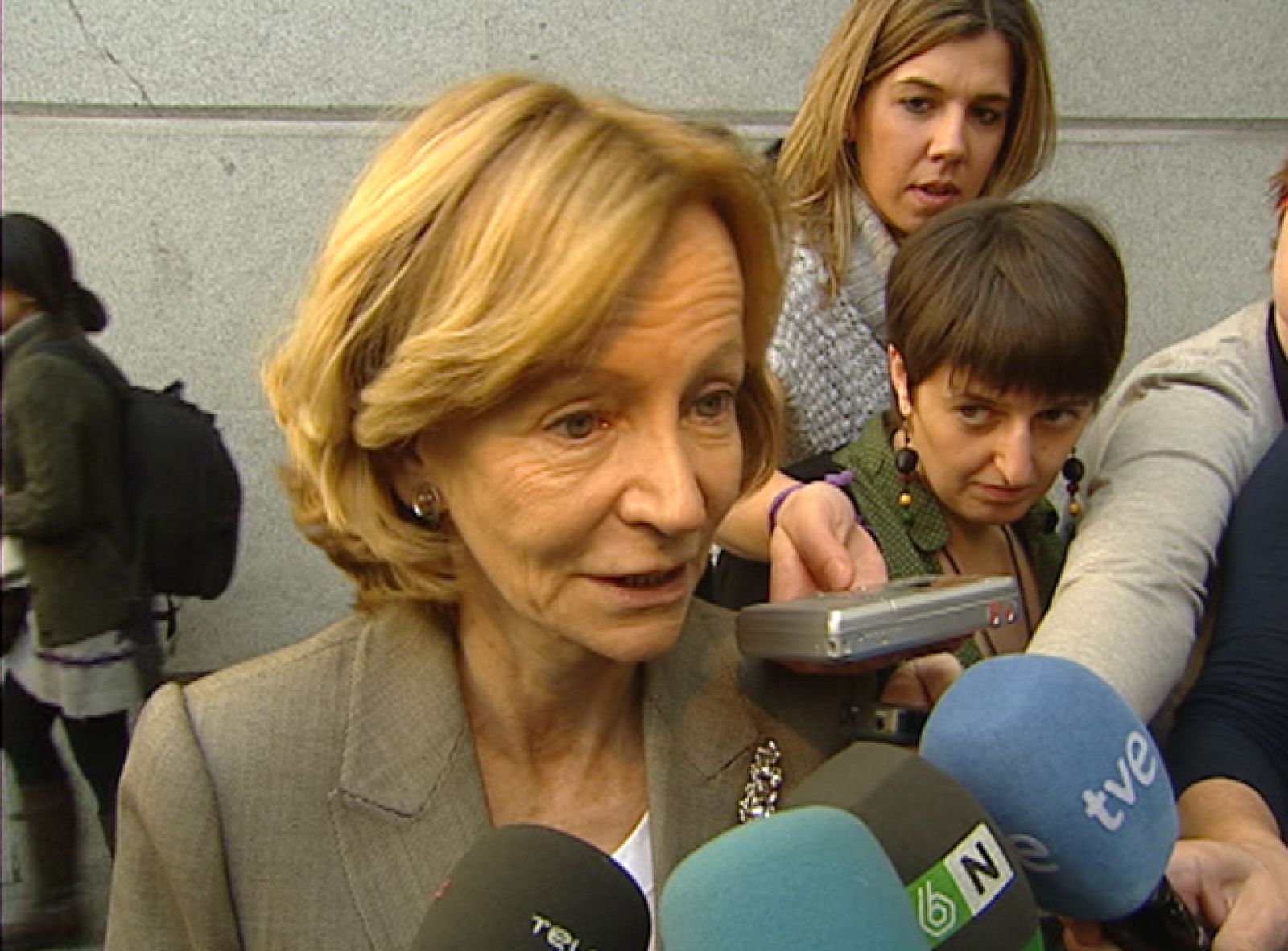 El Gobierno abre, con el PP, la ronda de contactos para buscar apoyos  parlamentarios al pacto social