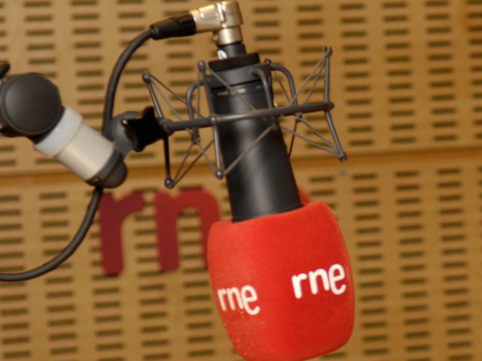 Radio 3 cambia de pareja | Ver