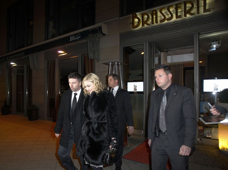 Madonna deja plantados a seguidores y fotógrafos en la Berlinale