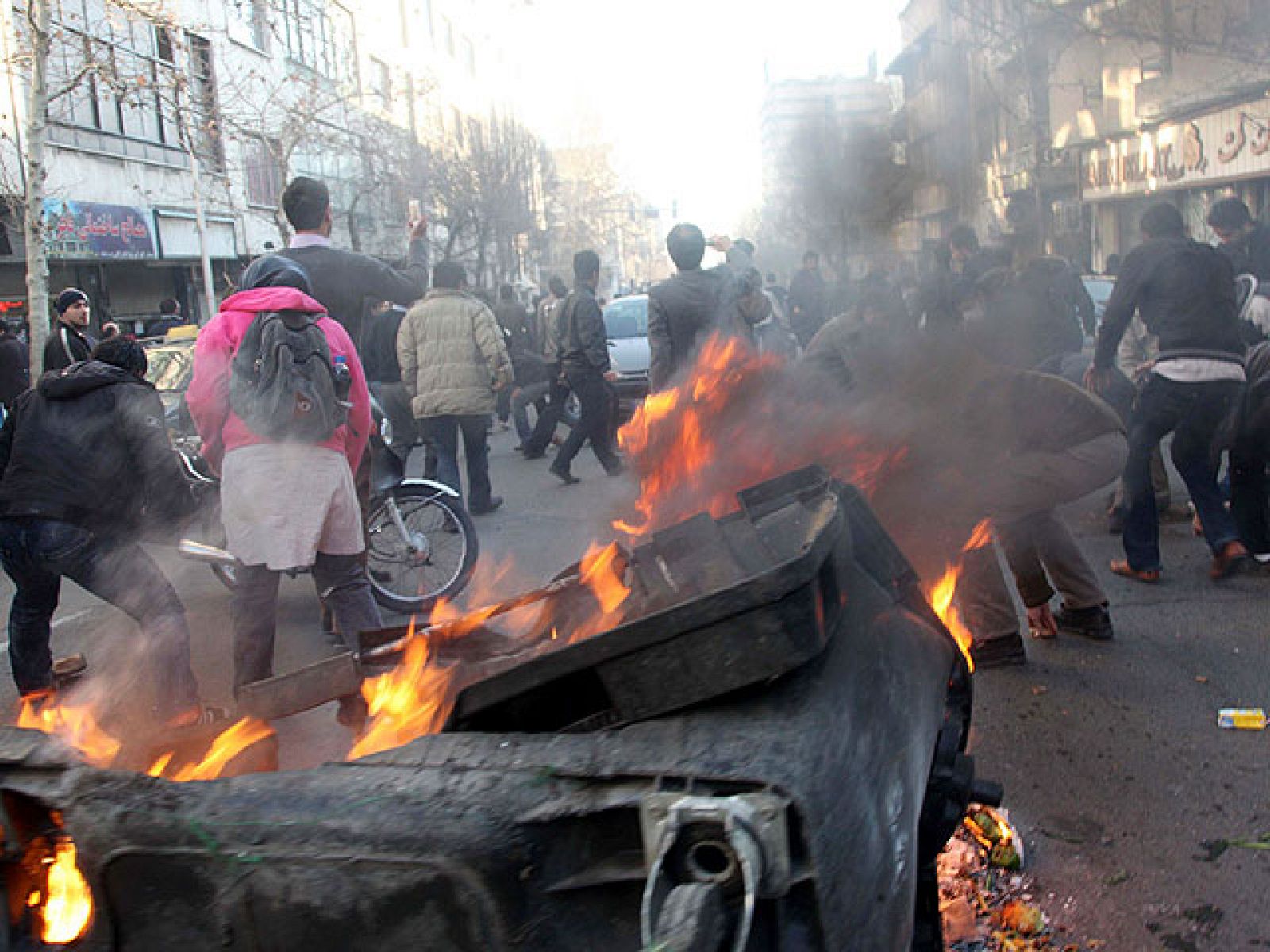 Un muerto a tiros en las manifestaciones de Irán | Ver