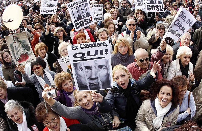 Berlusconi califica de "vergonzosas" y "subversivas" las manifestaciones celebradas contra él