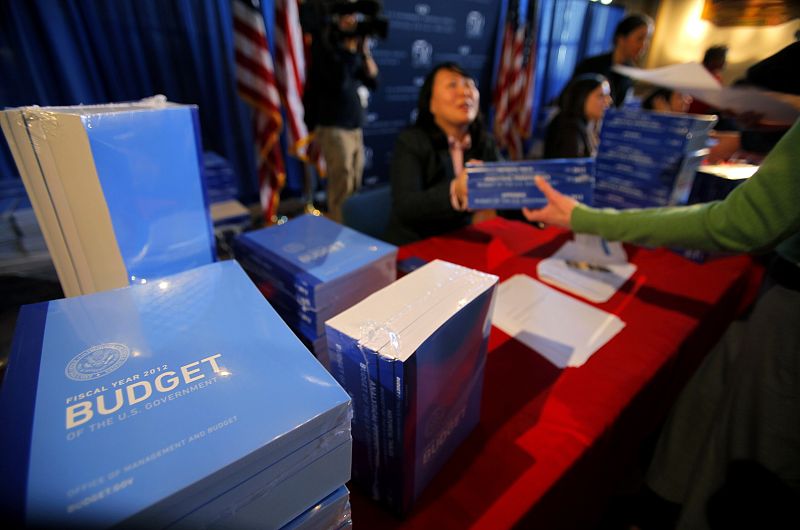 Obama mantiene los gastos en Afganistán, mientras que reduce la inversión en Irak