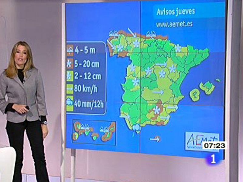 Alerta naranja por oleaje y nevadas en una docena de provincias por los coletazos del temporal