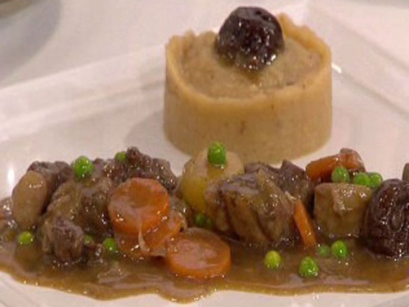 Ragú de ternera con puré de patata y pera (17/02/11)