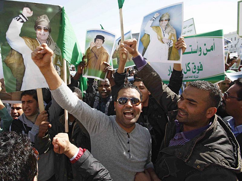 Un diario próximo al hijo de Gadafi cifra en 27 los muertos por las protestas en Libia